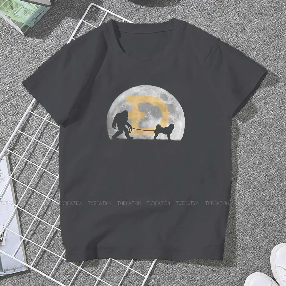 Dogecoin Bigfoot графическая Футболка женская одежда Биткоин женские футболки винтажные гранж свободные топы Футболка кавайные девушки уличная одежда
Dogecoin Bigfoot графическая Футболка женская одежда Биткоин женские футболки винтажные гранж свободные топы Футболка кавайные девушки уличная одежда