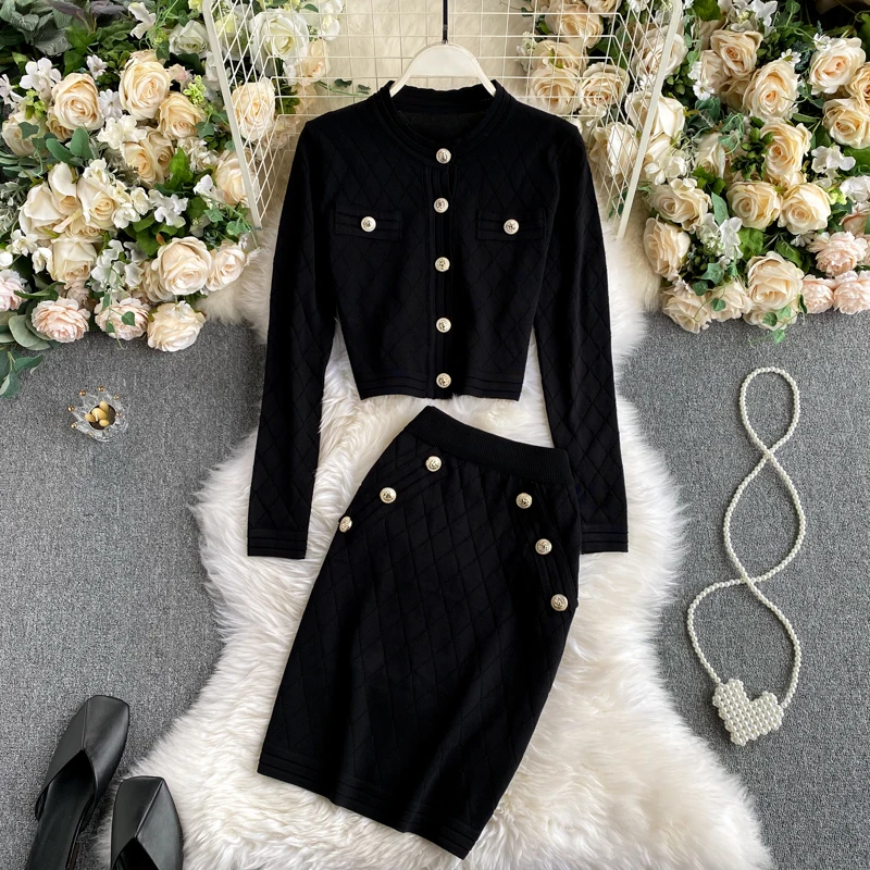Black long sleeve buttons sweater top and skirt suits women knitted two piece set New autumn fashion ladies club outfits
Black long sleeve buttons sweater top and skirt suits women knitted two piece set New autumn fashion ladies club outfits
