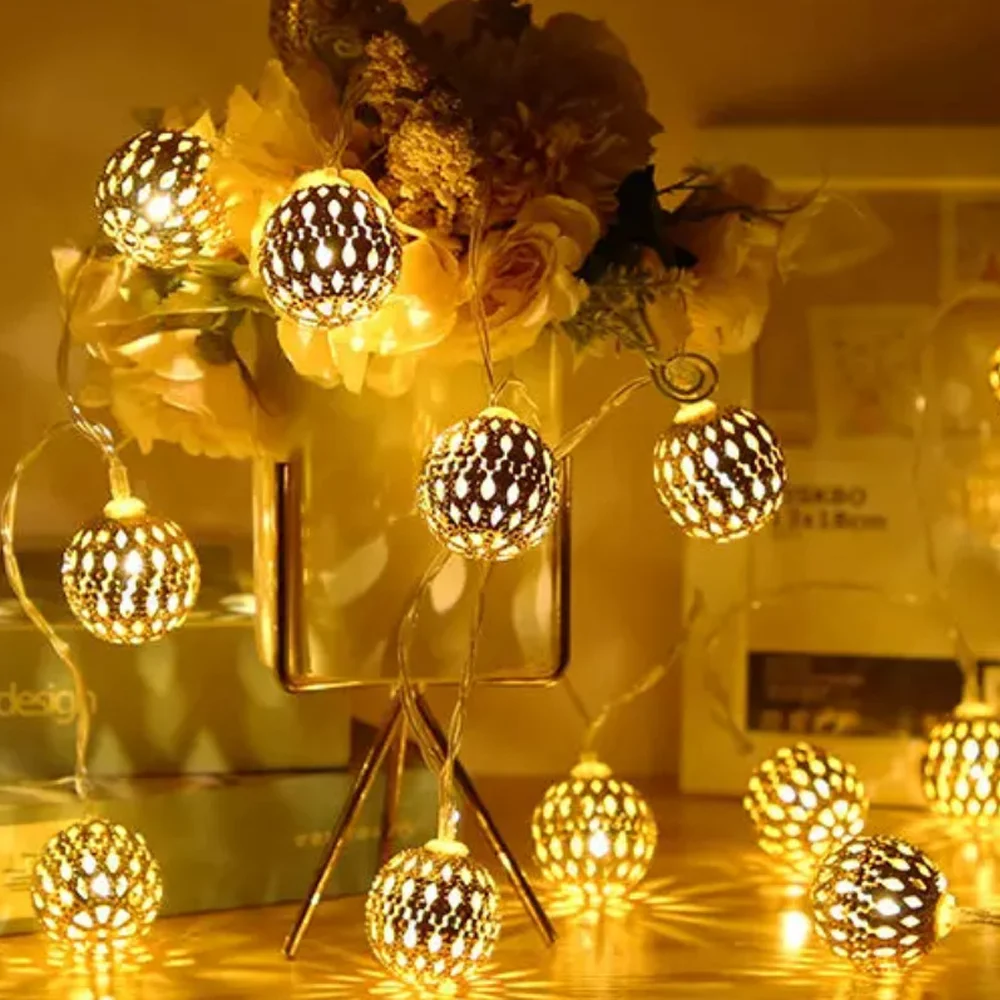 10/20/50leds Fairy Lights Moroccan Hollow Metal Ball LED String Lights Battery Powered for Wedding Holiday Decoration Garland
10/20/50leds Fairy Lights Moroccan Hollow Metal Ball LED String Lights Battery Powered for Wedding Holiday Decoration Garland
