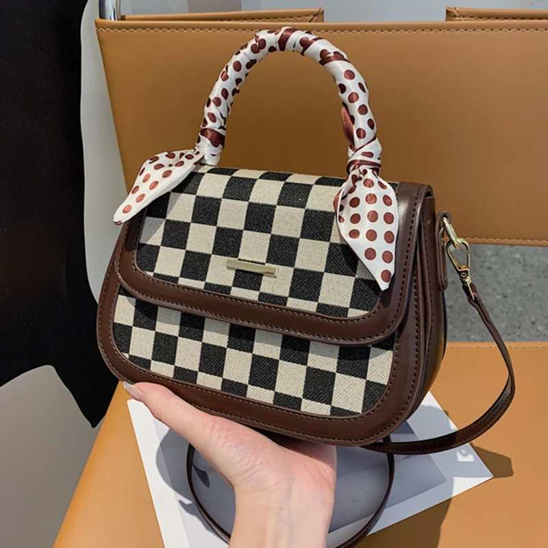 Women bags Fashion Corssbody bags for women 2022 Checkerboard pattern design Shouder handbags Small square bag
Women bags Fashion Corssbody bags for women 2022 Checkerboard pattern design Shouder handbags Small square bag