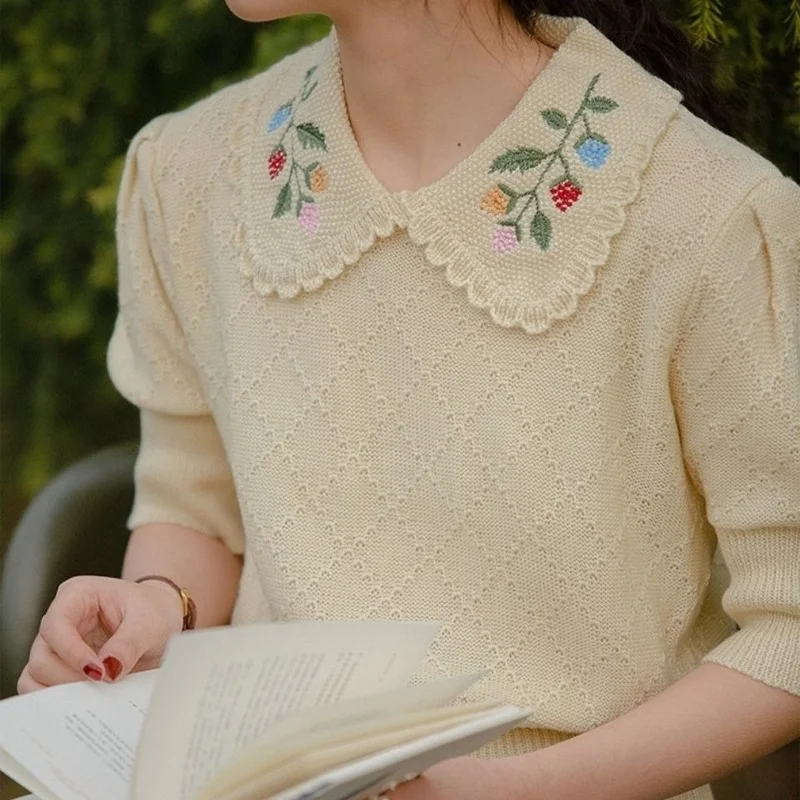 KUSAHIKI 2021 Summer Puff Sleeve Knitwear Korean Floral Embroidery Peter Pan Collar Pullover Sweet Pullover Knitted Tops 6J112 
KUSAHIKI 2021 Summer Puff Sleeve Knitwear Korean Floral Embroidery Peter Pan Collar Pullover Sweet Pullover Knitted Tops 6J112