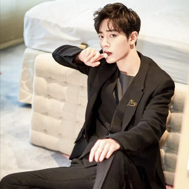 European and American jewelry wholesale antique copper love Brooch
European and American jewelry wholesale antique copper love Brooch