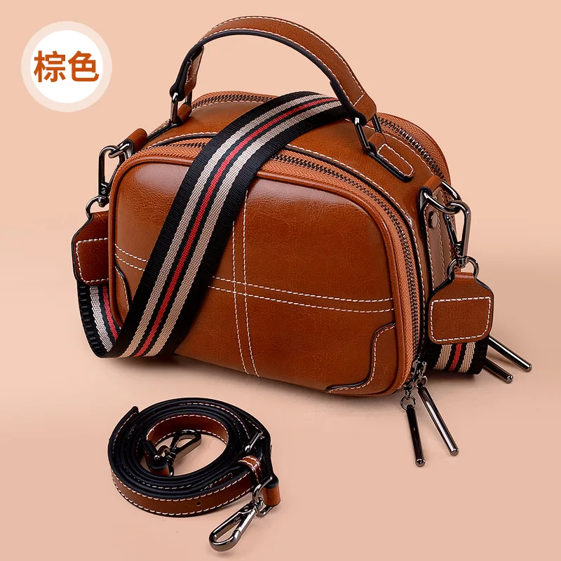 Little girl 2019 leather Lady Bag Fashion wide shoulder strap handbag single shoulder oblique Bag Small Square bag
Little girl 2019 leather Lady Bag Fashion wide shoulder strap handbag single shoulder oblique Bag Small Square bag