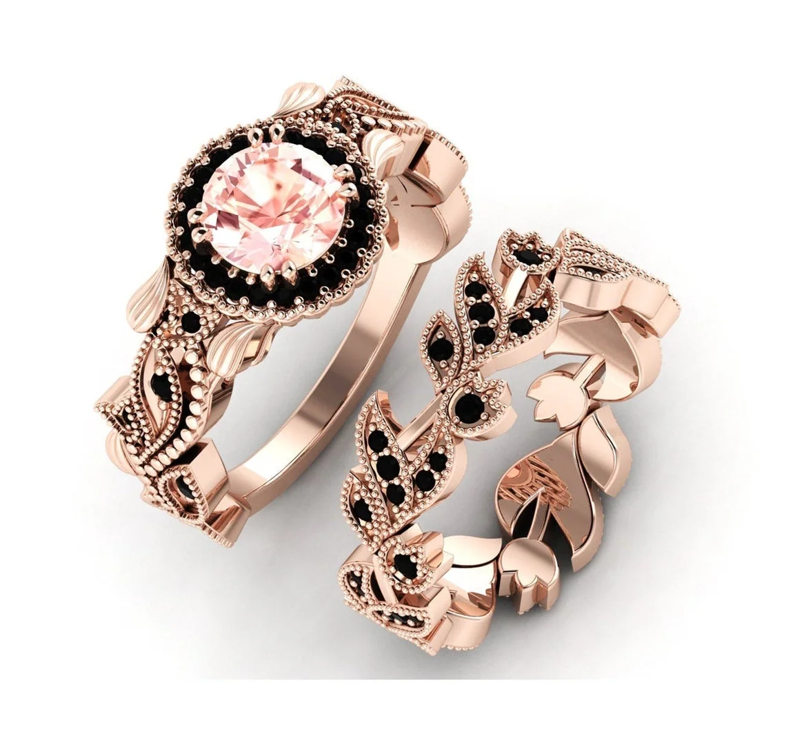 Creative sets of vintage lovers' rings set in double color and double ring jewelry with black Rhinestone rings and plant jewelry
Creative sets of vintage lovers' rings set in double color and double ring jewelry with black Rhinestone rings and plant jewelry
