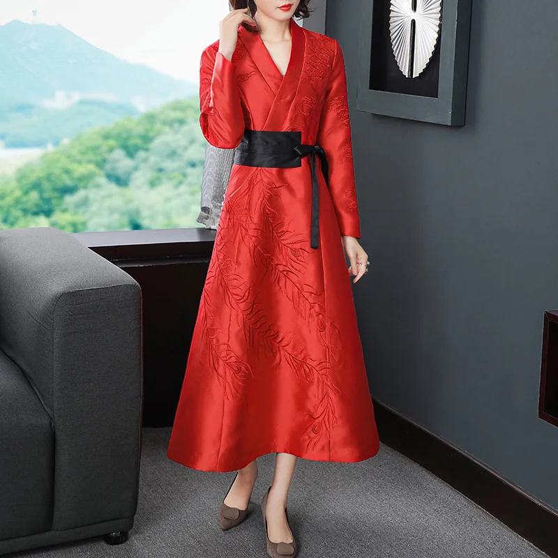 Top Quality Brand Chinese Dress 2020 Autumn Winter Party Red Black Dresses Women V-Neck Luxurious Embroidery Long Dress XXL Size
Top Quality Brand Chinese Dress 2020 Autumn Winter Party Red Black Dresses Women V-Neck Luxurious Embroidery Long Dress XXL Size