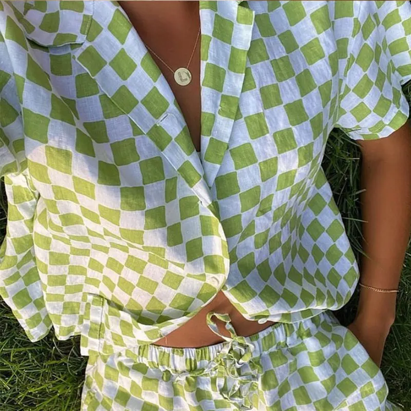 Casual Women Lounge Wear Summer Plaid Tracksuit Short Sleeve Shirt Tops And Mini Shorts Suit 2021 Fashion Shorts Two Piece Set
Casual Women Lounge Wear Summer Plaid Tracksuit Short Sleeve Shirt Tops And Mini Shorts Suit 2021 Fashion Shorts Two Piece Set