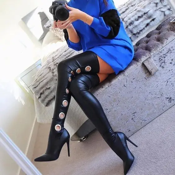 2020 elastic black pointed big hollow sexy high top boots 
2020 elastic black pointed big hollow sexy high top boots