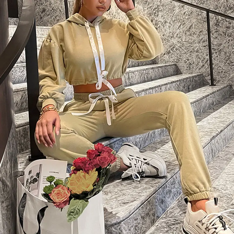 Casual Women Fleece Hooded Sweatshirt Two Piece Sets Cropped Drawstring Top And Pecil Pant Suit 2021 Autumn Streetwear Tracksuit
Casual Women Fleece Hooded Sweatshirt Two Piece Sets Cropped Drawstring Top And Pecil Pant Suit 2021 Autumn Streetwear Tracksuit