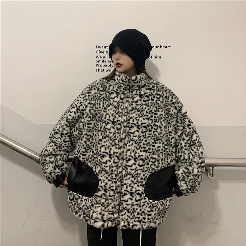Streetwear Harajuku Keep Warm Vintage Lambswool Leopard Double-sided Design Full Sleeve Zipper PU Jacket Coat Loose Outerweat
Streetwear Harajuku Keep Warm Vintage Lambswool Leopard Double-sided Design Full Sleeve Zipper PU Jacket Coat Loose Outerweat