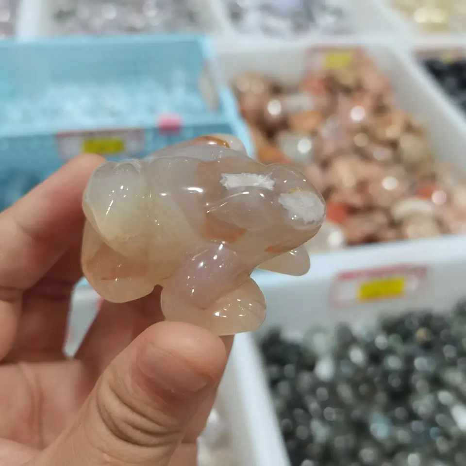 1PC Natural Cherry Blossom Agate Sakura Agate Carved Animals Frog Figurine Healing Feng Shui Home Decor Reiki Gift
1PC Natural Cherry Blossom Agate Sakura Agate Carved Animals Frog Figurine Healing Feng Shui Home Decor Reiki Gift