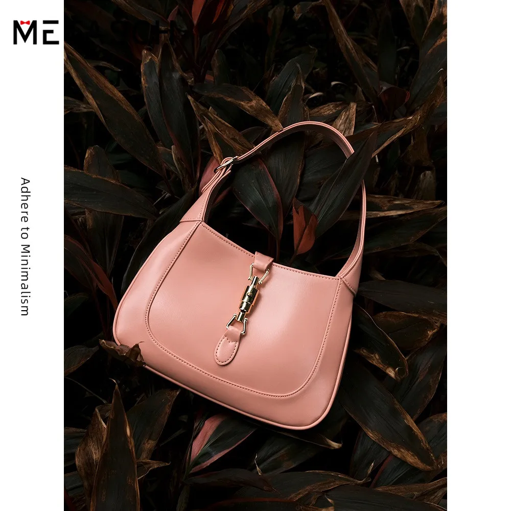 METASCH 2021 New Fashion Baguette Bag Mini Saddle Bag 1961 Underarm Shoulder Bag Messenger Bag High Quality Luxury Handbag
METASCH 2021 New Fashion Baguette Bag Mini Saddle Bag 1961 Underarm Shoulder Bag Messenger Bag High Quality Luxury Handbag