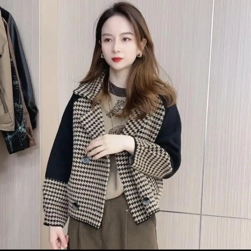 Autumn Winter Blended Wool Coat Women Houndstooth Jacket Female Double Breasted Elegant Woolen Outerwear Short Ladies X20
Autumn Winter Blended Wool Coat Women Houndstooth Jacket Female Double Breasted Elegant Woolen Outerwear Short Ladies X20