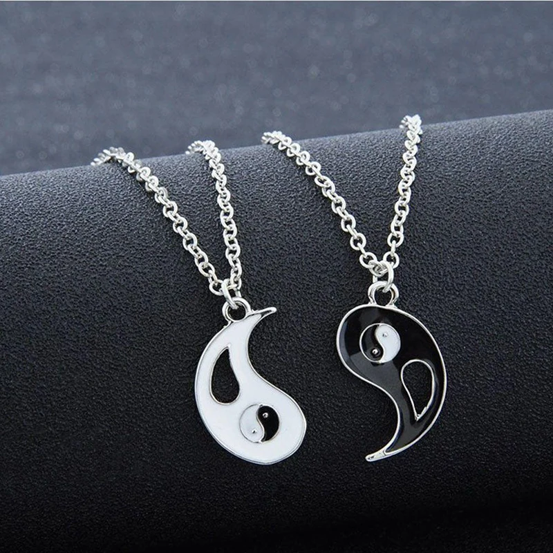 2Pcs/set Couple Necklaces Chinese Tai Chi Gossip Banish Bad Luck Charm Pendant Chain Necklace Jewelry Lovers Valentine's Gift
2Pcs/set Couple Necklaces Chinese Tai Chi Gossip Banish Bad Luck Charm Pendant Chain Necklace Jewelry Lovers Valentine's Gift