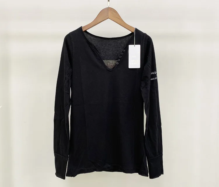 Women T-shirt 2021 Early Autumn New French Button V-neck Abstract Letter Printing Long-sleeved Cotton T-shirt
Women T-shirt 2021 Early Autumn New French Button V-neck Abstract Letter Printing Long-sleeved Cotton T-shirt