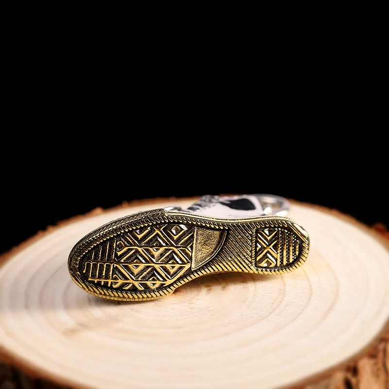 Pure 925 Sterling Silver Unique Male Pendant Delicate Sneakers Canvas Shoes Hiphop Punk Rock Hyperbole Pendant Men Jewelry 50cm
Pure 925 Sterling Silver Unique Male Pendant Delicate Sneakers Canvas Shoes Hiphop Punk Rock Hyperbole Pendant Men Jewelry 50cm