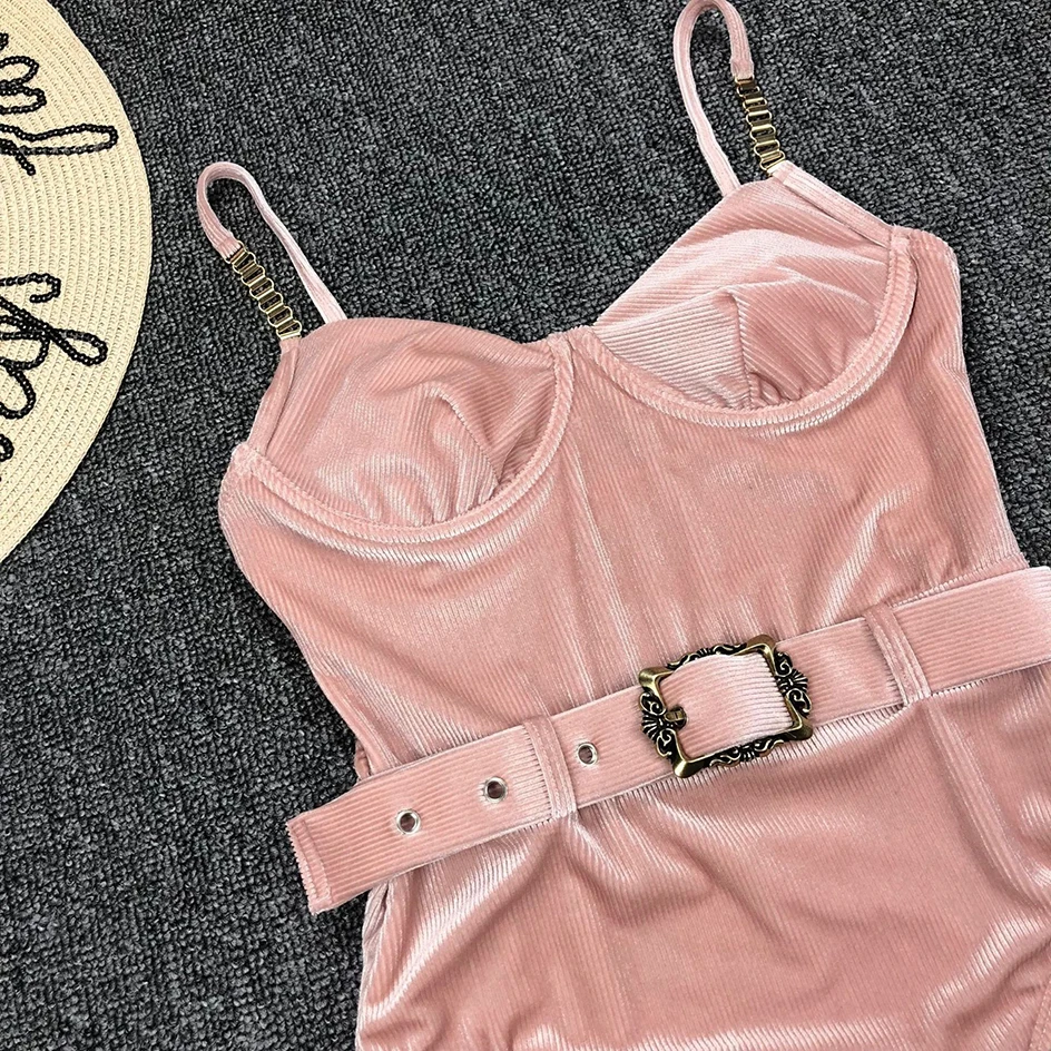 Sexy Black White Swimsuit One Piece Swimwear Women Bathing Suit 2020 Belt Bodysuits Monokini Push Up Swimsuits Retro Beachwear
Sexy Black White Swimsuit One Piece Swimwear Women Bathing Suit 2020 Belt Bodysuits Monokini Push Up Swimsuits Retro Beachwear