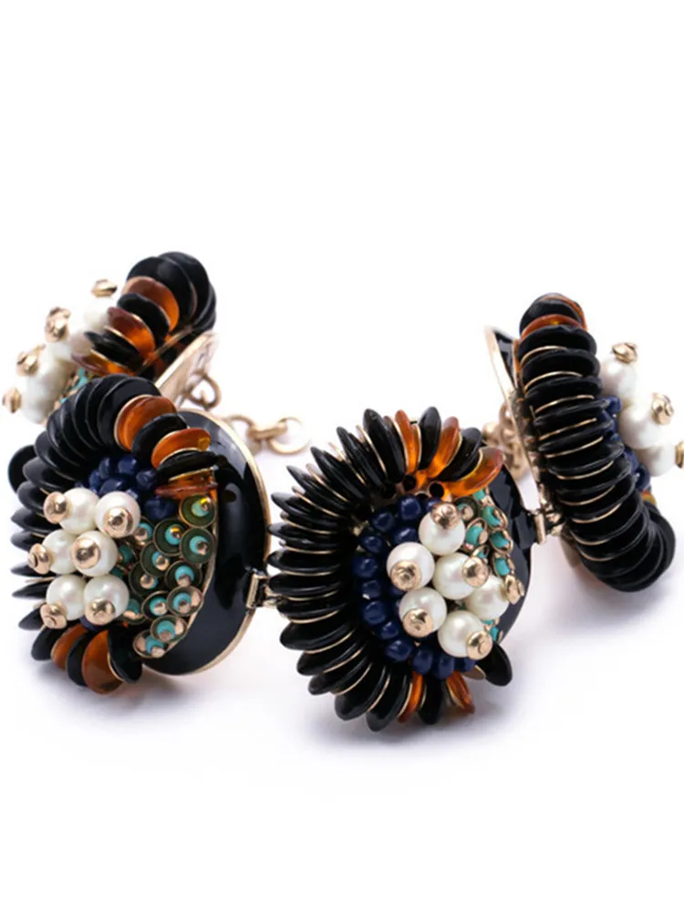 European and American Fashion Trend Personality Jewelry Exaggerated Nightclub Flower Pendant Women's Temperament Bracelet
European and American Fashion Trend Personality Jewelry Exaggerated Nightclub Flower Pendant Women's Temperament Bracelet