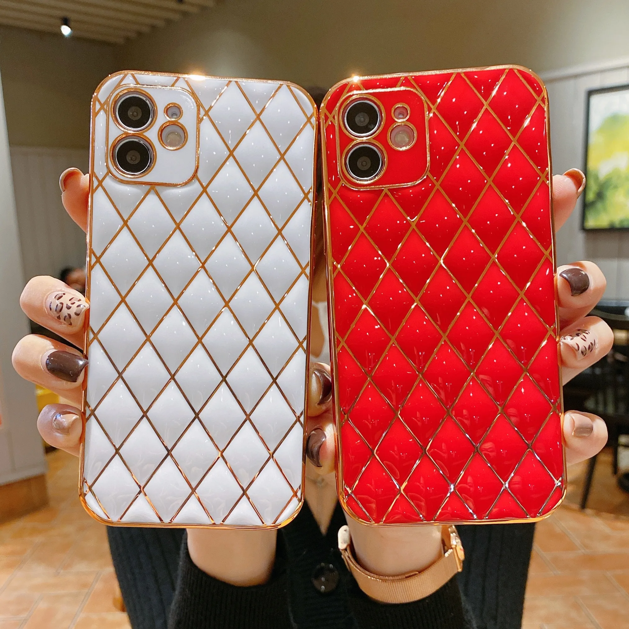 for iPhone 11 Case Luxury Diamond Gold Plated Cover for iPhone 8 Plus 7 XR XS X 12 Pro SE 2020 Vintage Electroplate Silicon Case
for iPhone 11 Case Luxury Diamond Gold Plated Cover for iPhone 8 Plus 7 XR XS X 12 Pro SE 2020 Vintage Electroplate Silicon Case
