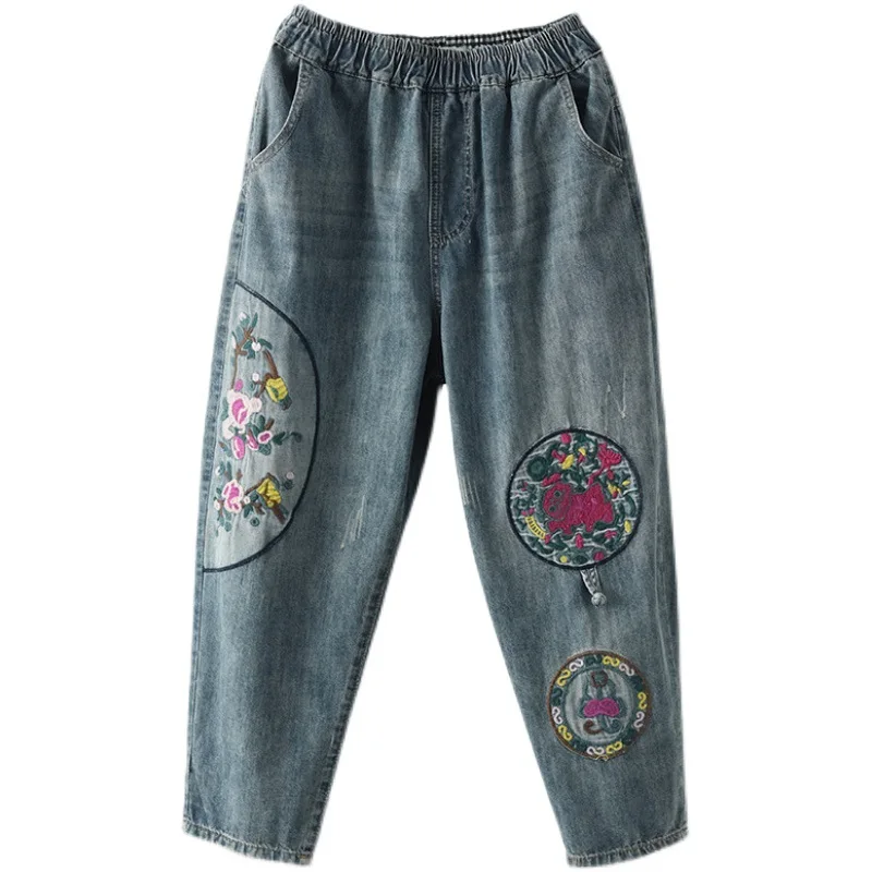 Max LuLu European Designer Spring Trousers Ladies Vintage Embroidery Jeans Womens Floral Elastic Denim Pants Oversized Pantalons
Max LuLu European Designer Spring Trousers Ladies Vintage Embroidery Jeans Womens Floral Elastic Denim Pants Oversized Pantalons