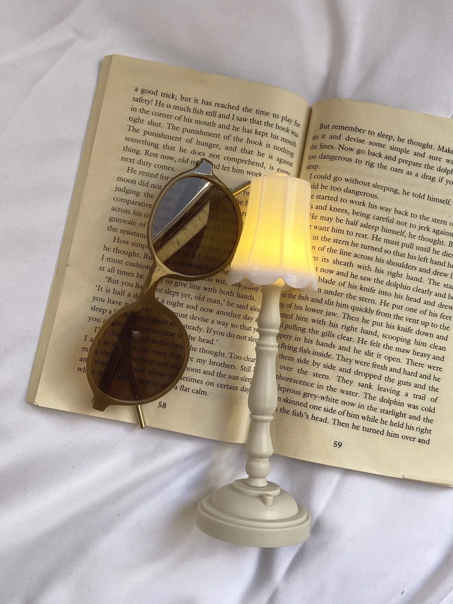 Cute Bedside Small Night Lamp Soft Decoration Study Hand-Made Personalized Floor Lamp Mini Decoration Home Decoration Desk Lamp
Cute Bedside Small Night Lamp Soft Decoration Study Hand-Made Personalized Floor Lamp Mini Decoration Home Decoration Desk Lamp