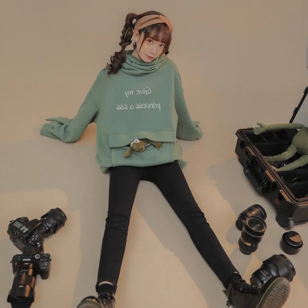 Модная женская толстовка, новинка, толстовки в виде лягушки, милый животный стиль, толстовка с длинным рукавом и капюшоном, передняя часть
Модная женская толстовка, новинка, толстовки в виде лягушки, милый животный стиль, толстовка с длинным рукавом и капюшоном, передняя часть