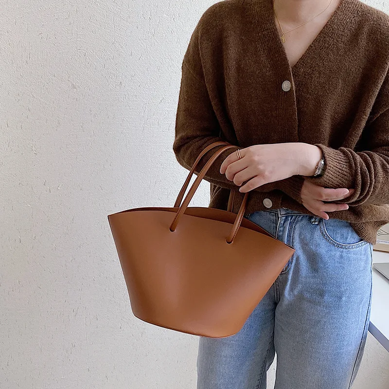 FIRMRANCH Korean Simple Stylish Design Top Quality Flap Daily Work Shopping Tote Solid Color Handbag Woman Should Bag With Pouch
FIRMRANCH Korean Simple Stylish Design Top Quality Flap Daily Work Shopping Tote Solid Color Handbag Woman Should Bag With Pouch