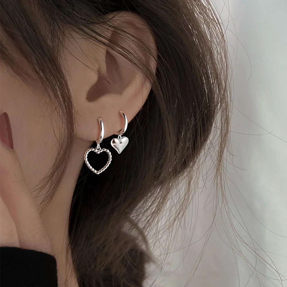 Hoop Earrings Hollow Temperament Trendy Heart Charm Asymmetry Earrings Women Party Fashion Jewelry Accessories
Hoop Earrings Hollow Temperament Trendy Heart Charm Asymmetry Earrings Women Party Fashion Jewelry Accessories