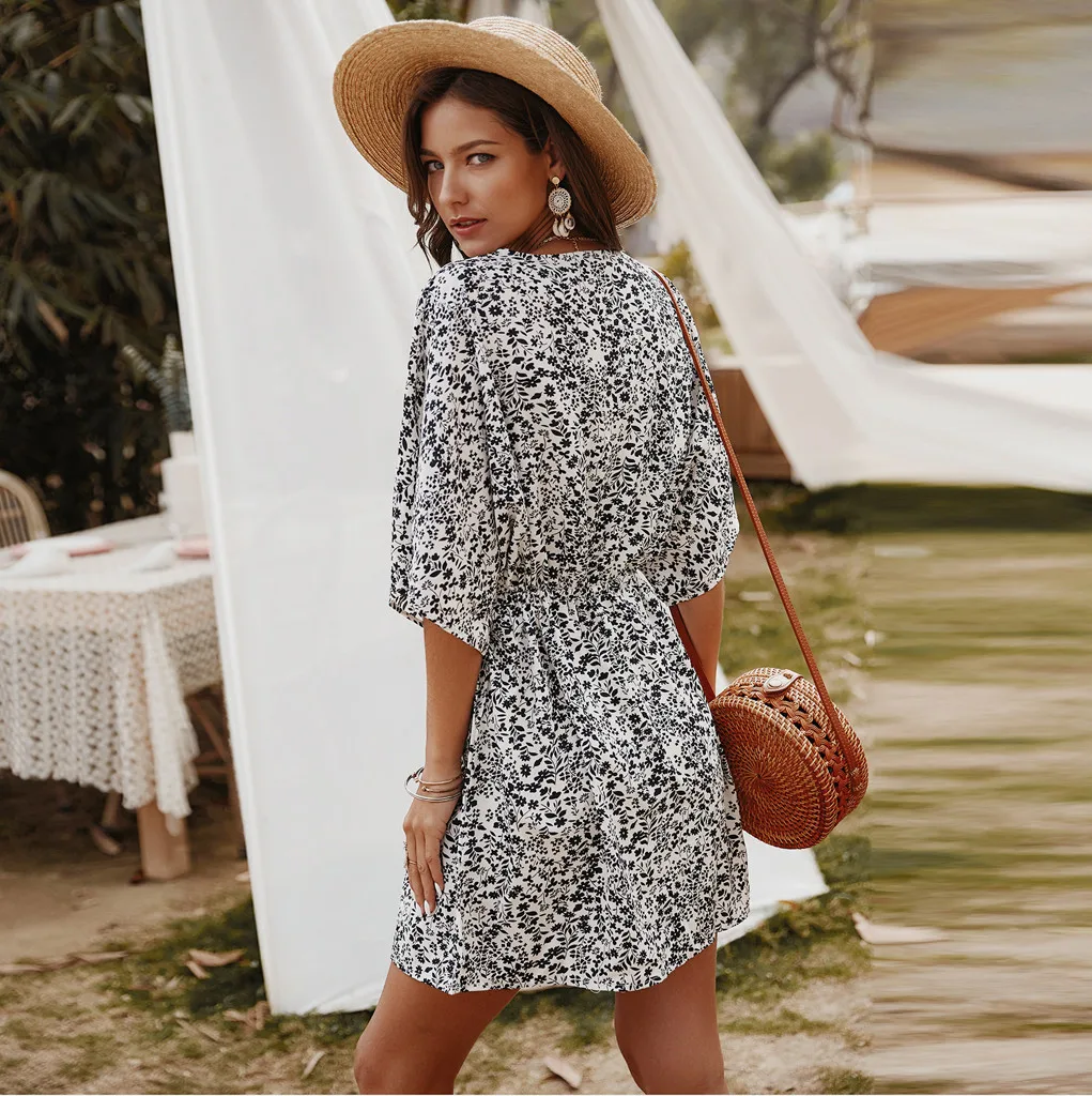 Women Fashion Floral Print Half Sleeve V-Neck Elastic Waist Summer Casual Loose Button Sundress Mini Short Dress Boho
Women Fashion Floral Print Half Sleeve V-Neck Elastic Waist Summer Casual Loose Button Sundress Mini Short Dress Boho