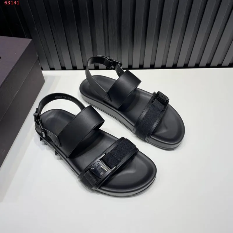 contracted leisure A lazy person shoes Black men's fashion slippers beach shoes rubber outsole non slip wear
contracted leisure A lazy person shoes Black men's fashion slippers beach shoes rubber outsole non slip wear