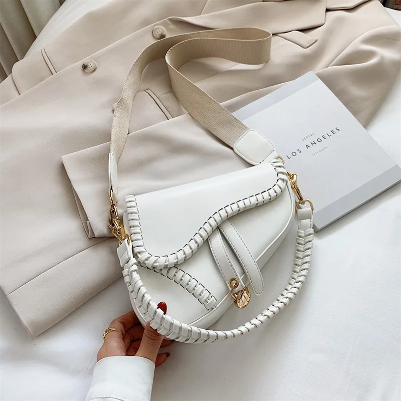 2021 New Fashion Saddle Women Bag One Shoulder Handle Trend Casual Hasp Zipper PU Material Female Shoulder Bags
2021 New Fashion Saddle Women Bag One Shoulder Handle Trend Casual Hasp Zipper PU Material Female Shoulder Bags