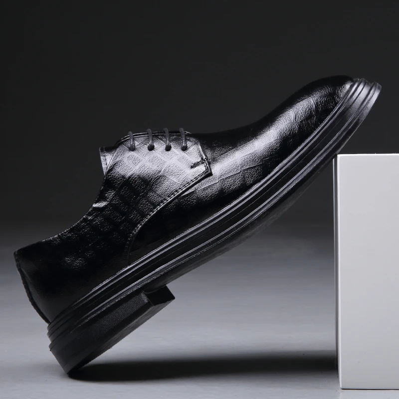 Men Genuine Leather Dress Shoes Brogue Lace Up Men Casual Shoes Zapatillas Hombre Large Size US 14
Men Genuine Leather Dress Shoes Brogue Lace Up Men Casual Shoes Zapatillas Hombre Large Size US 14