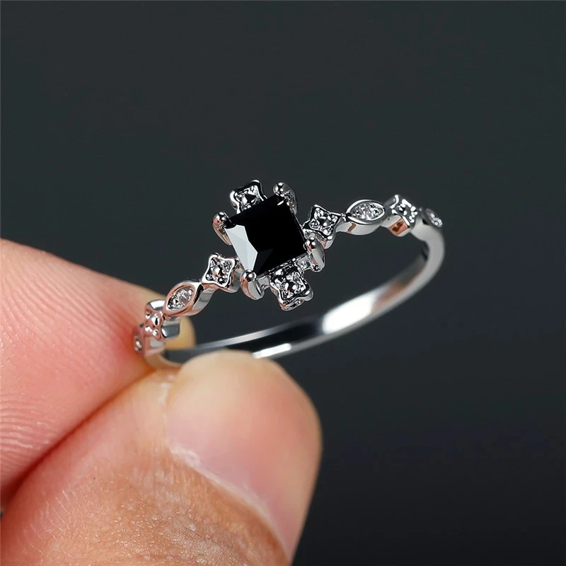 Vintage Black Glass Filled Ring Square Glass Filled Small Stone Wedding Ring Trendy Silver Color Engagement Ring For Women Men
Vintage Black Glass Filled Ring Square Glass Filled Small Stone Wedding Ring Trendy Silver Color Engagement Ring For Women Men