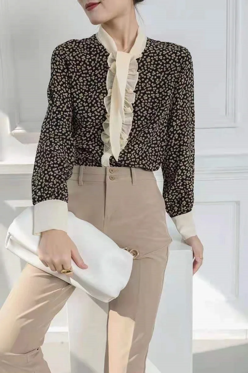 Bow Tie Elegant Blouse Shirt 2021 Spring Summer Clothing Women Elegant Little Floral Print Long Sleeve Casual Vintage Shirt Silk
Bow Tie Elegant Blouse Shirt 2021 Spring Summer Clothing Women Elegant Little Floral Print Long Sleeve Casual Vintage Shirt Silk