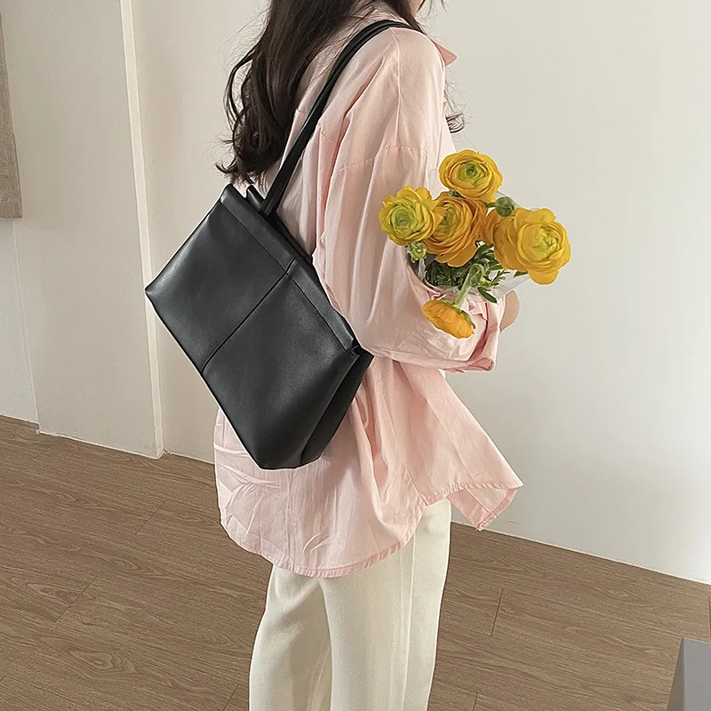 Soft PU Leather Women Underarm Large Volume Bag Retro Ladies Baguette Handbags Fashion Design Shoulder Bags Four Color Optional
Soft PU Leather Women Underarm Large Volume Bag Retro Ladies Baguette Handbags Fashion Design Shoulder Bags Four Color Optional