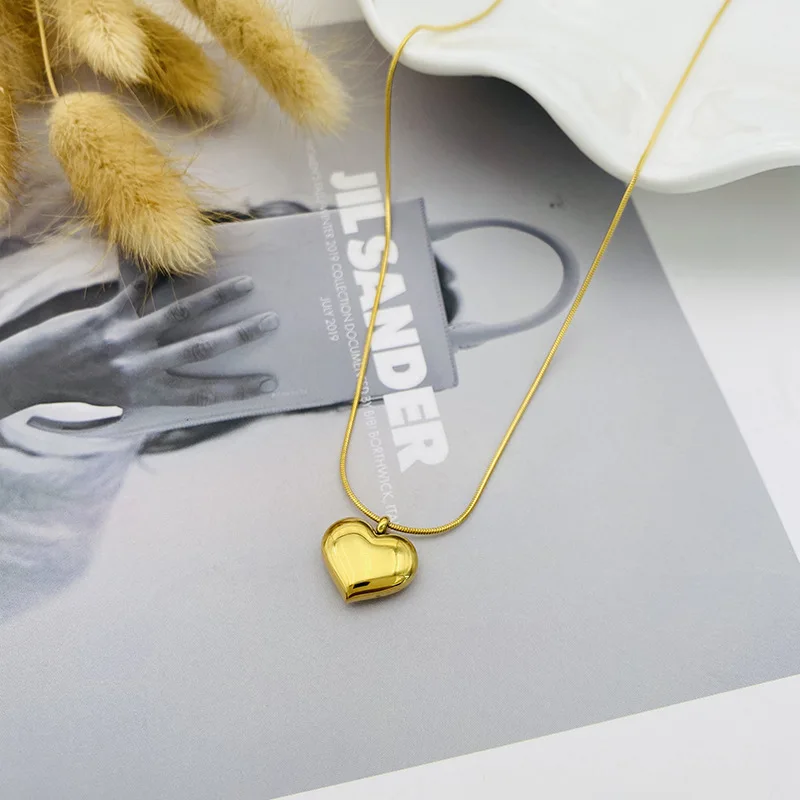 Korean Style Love Titanium Steel Necklace Women's Gold Snake Bone Chain Ladies Clavicle Chain Gift Stainless Steel Necklace
Korean Style Love Titanium Steel Necklace Women's Gold Snake Bone Chain Ladies Clavicle Chain Gift Stainless Steel Necklace