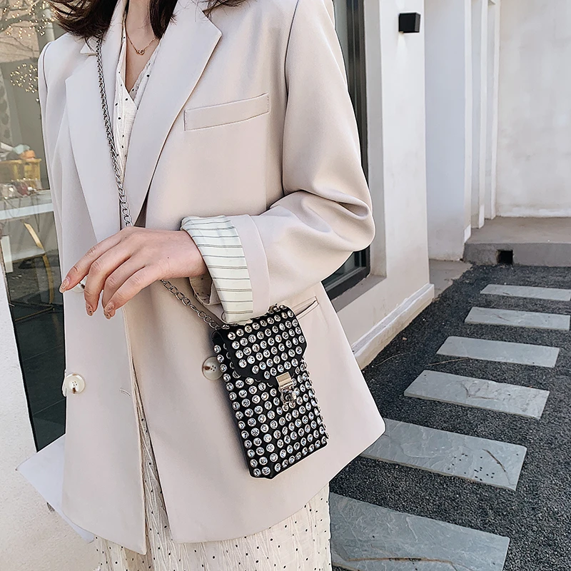 Black &White Luxury Designer Fanny Pack For Women Rhinestone Waist Chest Bag Money Phone Pouch Fashion Ladies Belt Bags Purses
Black &White Luxury Designer Fanny Pack For Women Rhinestone Waist Chest Bag Money Phone Pouch Fashion Ladies Belt Bags Purses