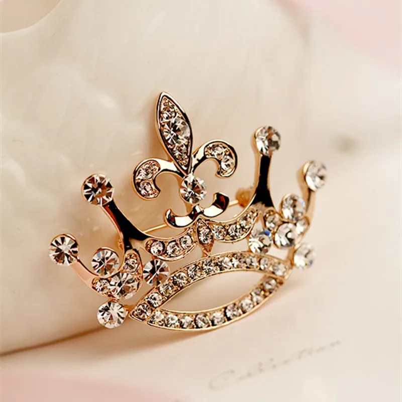 Fashion 2021 Charm Crystal Crown Brooch Retro Big Royal Brooch Rhinestones Brooch Woman Jewelry Wedding Corsage dropshipping
Fashion 2021 Charm Crystal Crown Brooch Retro Big Royal Brooch Rhinestones Brooch Woman Jewelry Wedding Corsage dropshipping