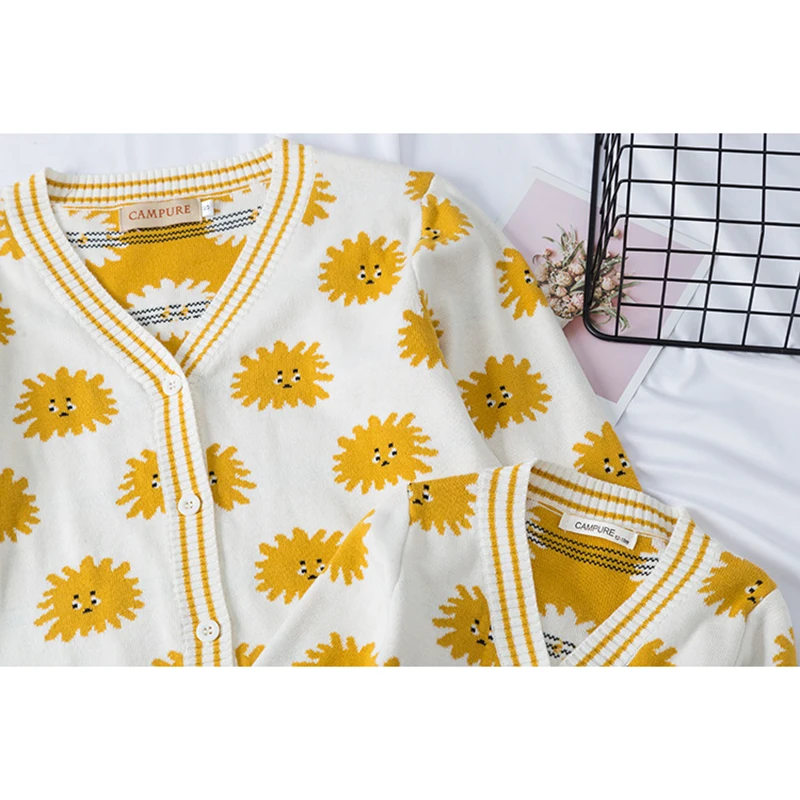 Family New 2020 Fashion Chrysanthemum Knit Coat Mother Baby Cotton Mommy and Me Clothes Family Clothing Family Matching Outfits
Family New 2020 Fashion Chrysanthemum Knit Coat Mother Baby Cotton Mommy and Me Clothes Family Clothing Family Matching Outfits