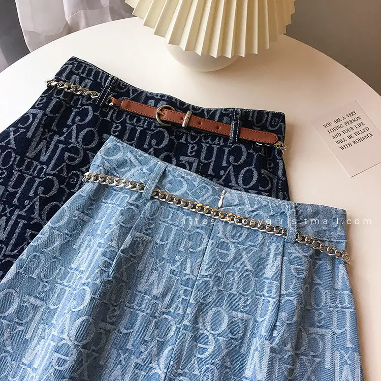 Denim skirt early spring 2021 new women's dress retro letter slim high waist A-type short skirt hip skirt 
Denim skirt early spring 2021 new women's dress retro letter slim high waist A-type short skirt hip skirt