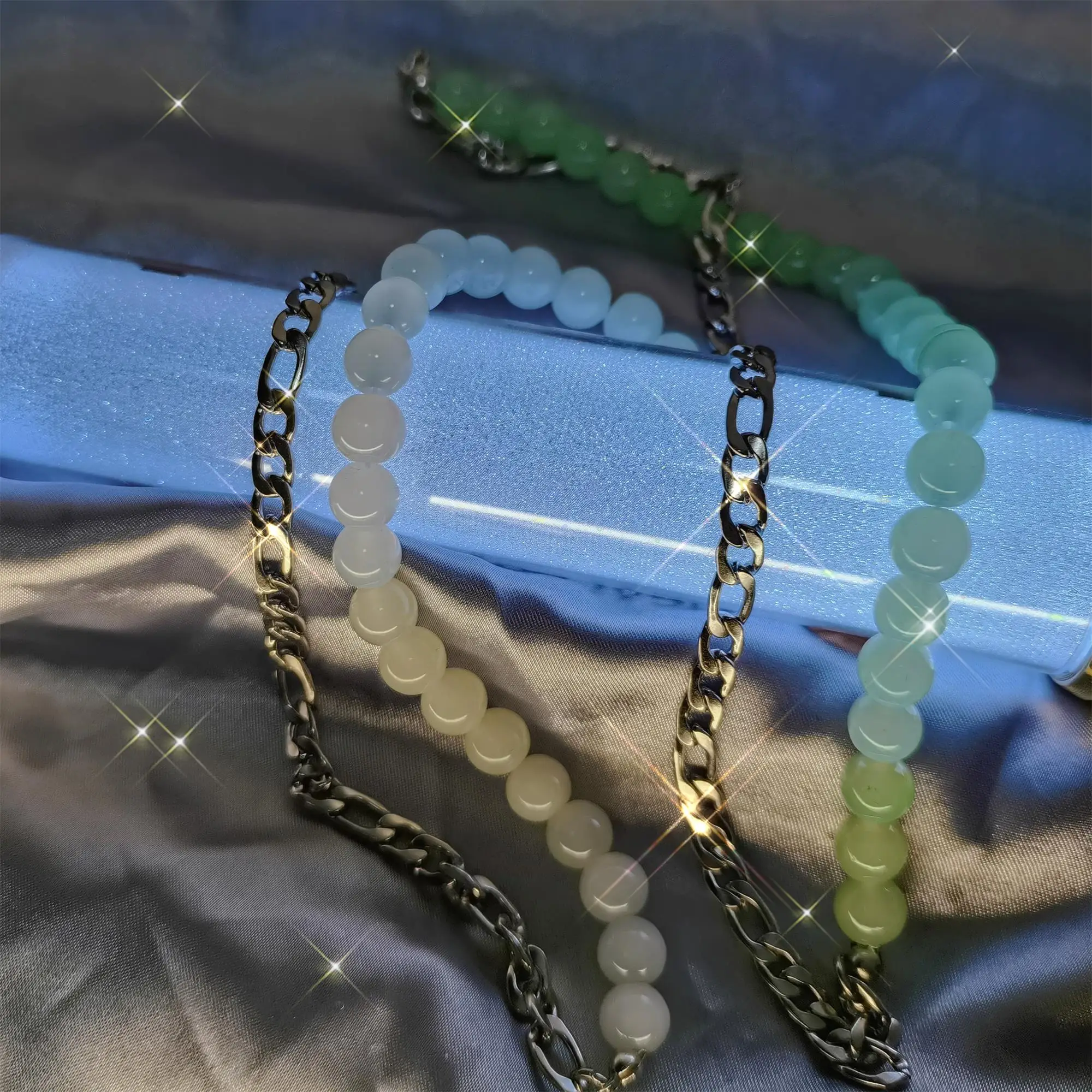 SexMara 20FW New Cool Trend Clavicle Chain Retro Punk Design Jade Beads Stitching Chain Stacking Necklace For Women Party Jewelr
SexMara 20FW New Cool Trend Clavicle Chain Retro Punk Design Jade Beads Stitching Chain Stacking Necklace For Women Party Jewelr