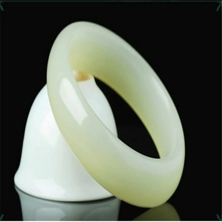 Hot Selling Natural Run Light Yellow Jade Bracelet Charm Jewellery Women's Hand-Carved Bracelet for Women Fashion Accessorie
Hot Selling Natural Run Light Yellow Jade Bracelet Charm Jewellery Women's Hand-Carved Bracelet for Women Fashion Accessorie
