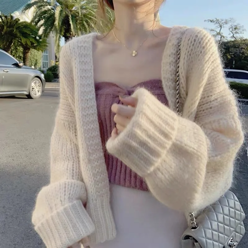 Cmaz Knitted Cardigan Coat for Women Early Autumn 2021 New Lazy and Loose Outerwear Sweater Gentle Western Style Versatile Top
Cmaz Knitted Cardigan Coat for Women Early Autumn 2021 New Lazy and Loose Outerwear Sweater Gentle Western Style Versatile Top