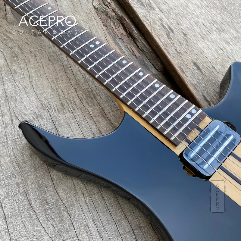 Электрическая гитара Grote Maple Neck Through Ash Body черного цвета с двумя пикапами черная