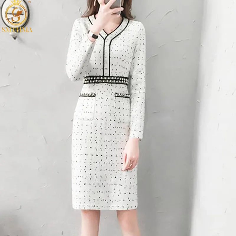 SMTHMA Luxury Runway Dress 2021 New Autumn Clothing Ladies Temperament V-Neck Tweed Woolen Slim Mid-Length Dresses Vestidos
SMTHMA Luxury Runway Dress 2021 New Autumn Clothing Ladies Temperament V-Neck Tweed Woolen Slim Mid-Length Dresses Vestidos