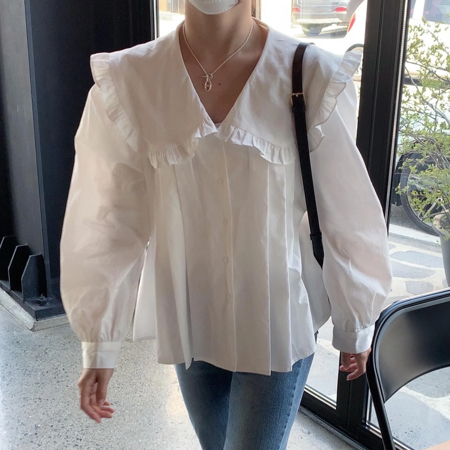 Lace Peter Pan Collar Folds Fairy Ruffle Tops Puff Long-Sleeve Women's Blouse 2022 Spring Autumn New Korea Elegant Sweet Shirt
Lace Peter Pan Collar Folds Fairy Ruffle Tops Puff Long-Sleeve Women's Blouse 2022 Spring Autumn New Korea Elegant Sweet Shirt