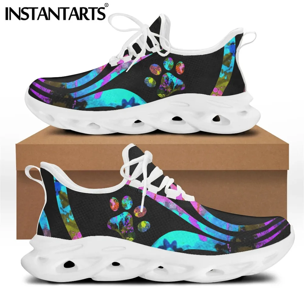 Женские кроссовки на плоской подошве со шнуровкой
Женские кроссовки на плоской подошве со шнуровкой