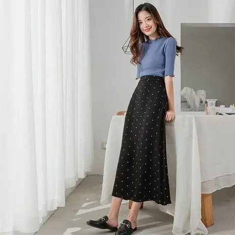 Spring and summer chiffon skirt wave point skirt temperament fishtail medium length high waist slim A-line skirt
Spring and summer chiffon skirt wave point skirt temperament fishtail medium length high waist slim A-line skirt