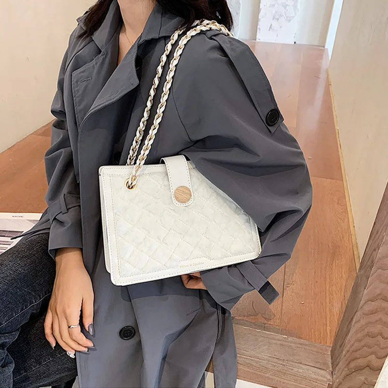 Luxury Designer Handbag Women Shoulder Bags 2020 Winter New Plush Lady Crossbody Bag Chain Top-handle Bag Fluff Purse Sac A Main
Luxury Designer Handbag Women Shoulder Bags 2020 Winter New Plush Lady Crossbody Bag Chain Top-handle Bag Fluff Purse Sac A Main
