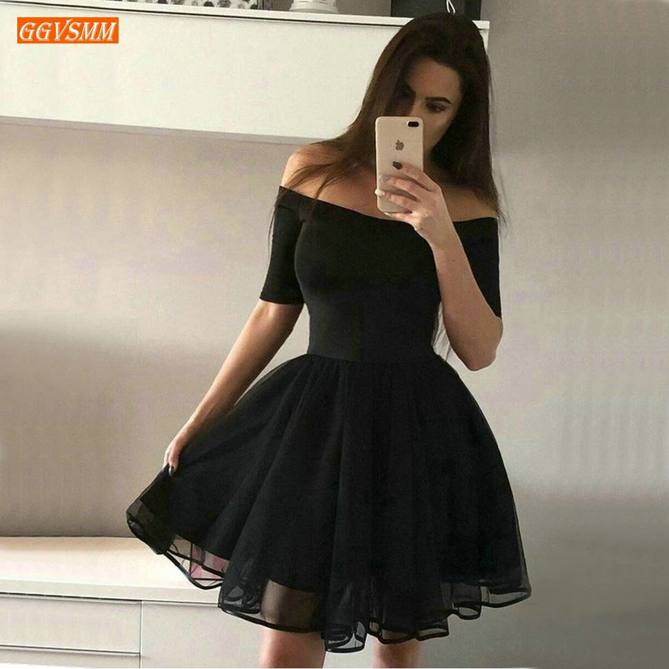 Trendy Black Short Prom Dresses 2020 Sexy Prom Gowns Women Boat Neck Tulle Zipper Knee Length Girl Formal Graduation Party Dress
Trendy Black Short Prom Dresses 2020 Sexy Prom Gowns Women Boat Neck Tulle Zipper Knee Length Girl Formal Graduation Party Dress