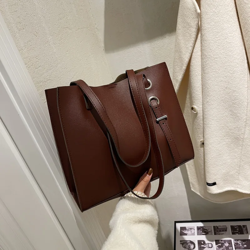Retro Fashion Ladies Large Capacity Shopping Travel Shoulder Handbag Casual College Students Campus Ipad Mobile Phone Tote Bag
Retro Fashion Ladies Large Capacity Shopping Travel Shoulder Handbag Casual College Students Campus Ipad Mobile Phone Tote Bag